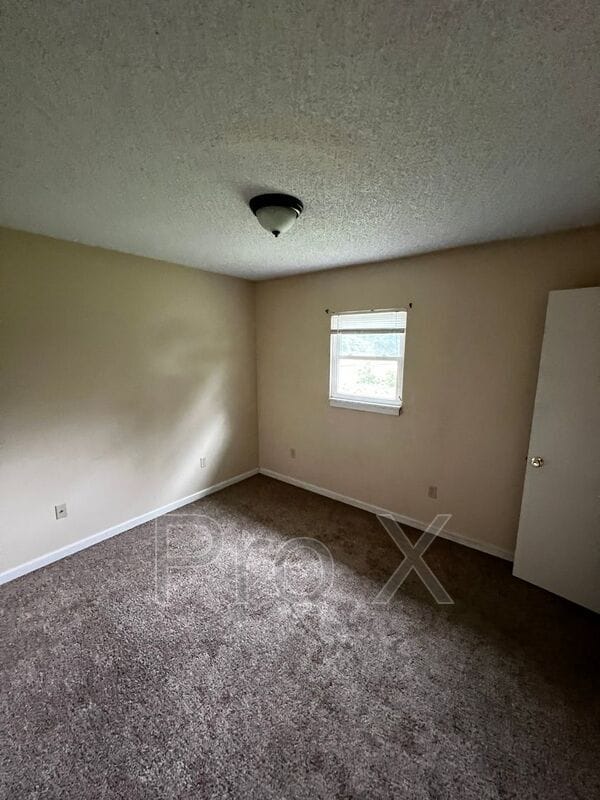 Building Photo - 1116 S Elm St