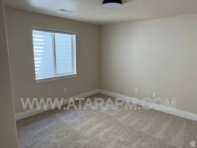 Building Photo - 941 Fremont Rd