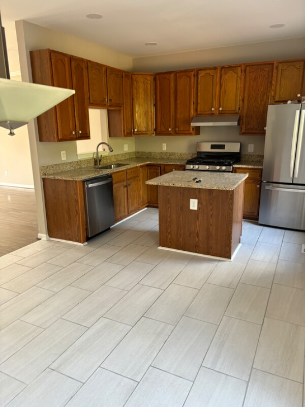 Building Photo - 108 Dundee Pl