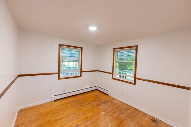 Building Photo - 468 Hillside Rd