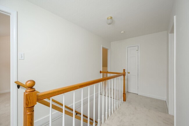 Building Photo - 25 Bayberry Ln