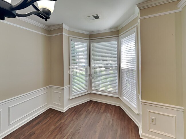 Building Photo - 1542 Cardinal Ln