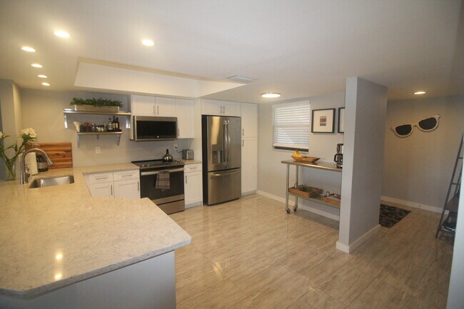 Building Photo - 505 Lake Louise Cir