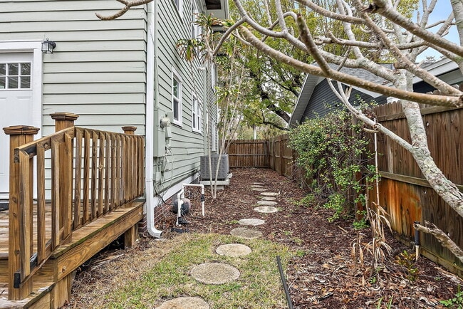 Building Photo - 134 22nd Ave N