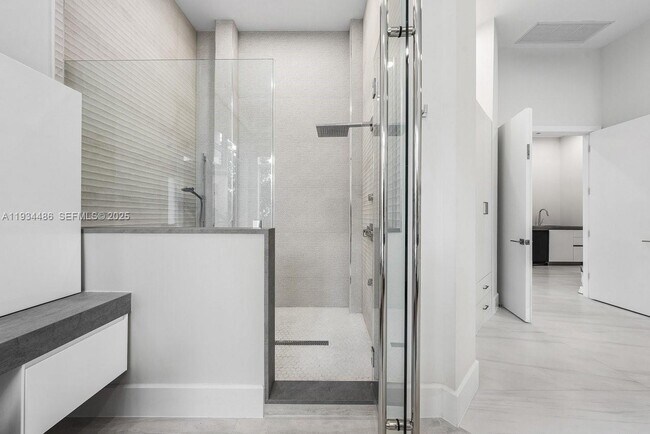 Building Photo - 3912 Island Estates Dr