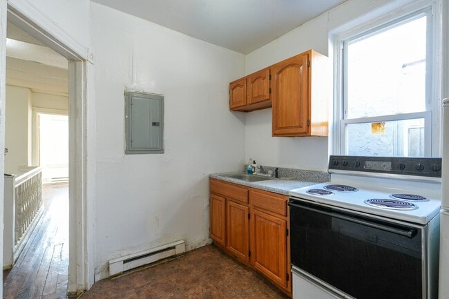 Building Photo - 2127 Morris St