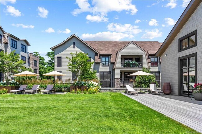 Building Photo - 120 Old Post Rd