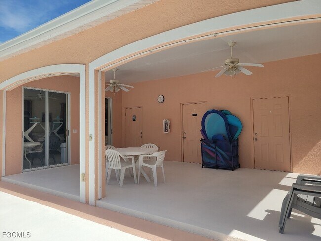 Building Photo - 14807 Crooked Pond Ct