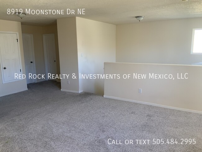 Building Photo - 3 Bedroom in La Cueva with EV Charger!!