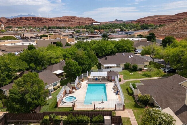 Building Photo - 845 N Valley View Dr