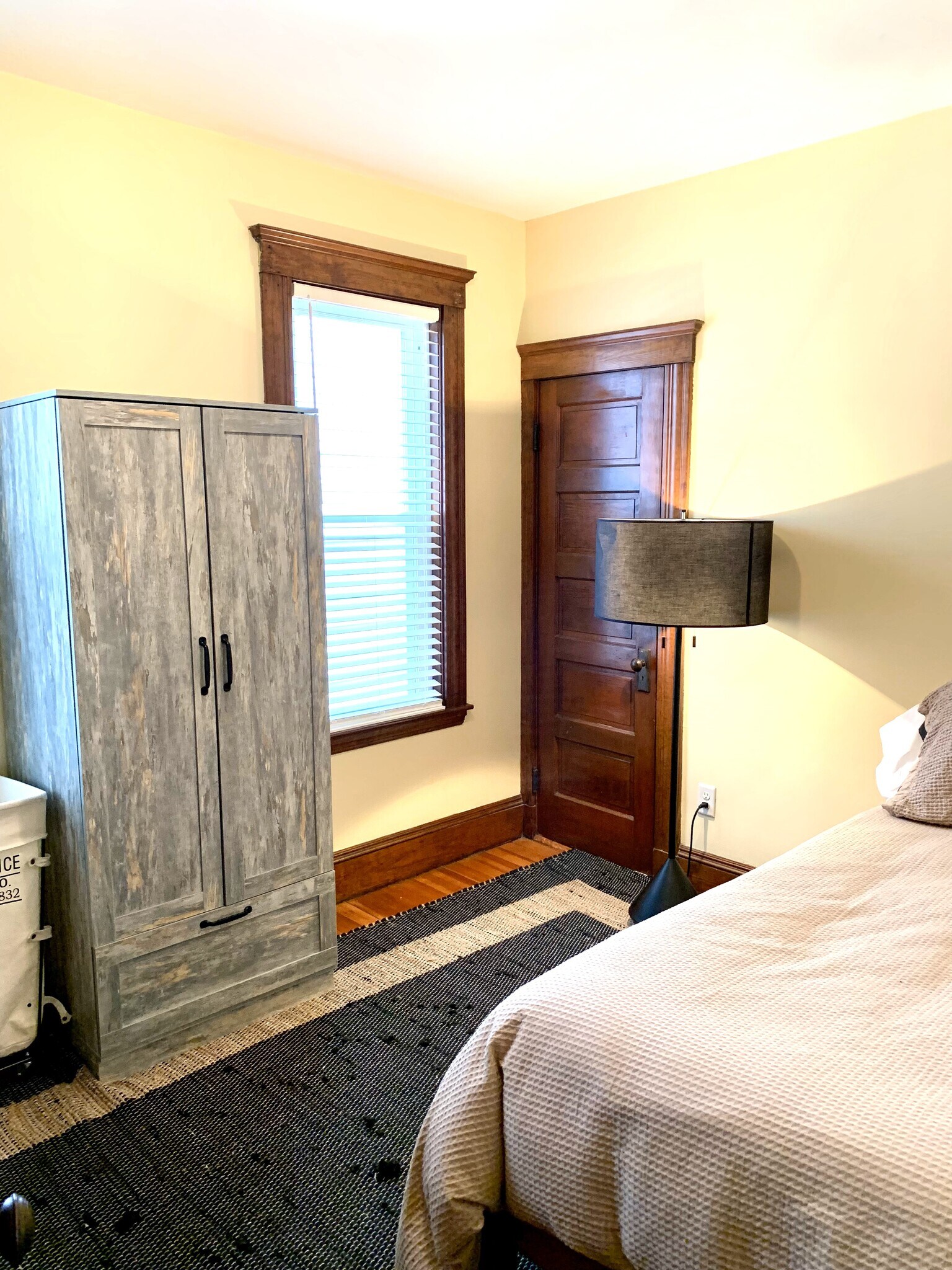 Bedroom w/walk in closet - 36 St Margaret St