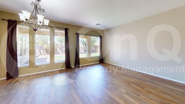 Building Photo - 770 W Cherrywood Dr