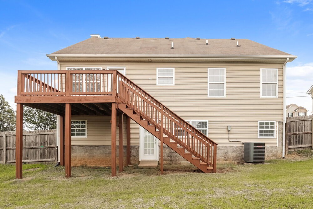 Building Photo - 1104 Harmony Ln