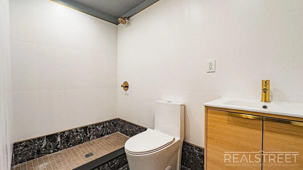 Building Photo - Beadel Street