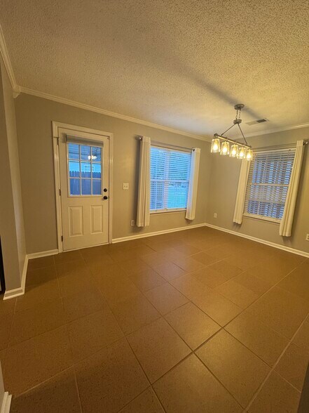 Building Photo - 1618 Yost Ln