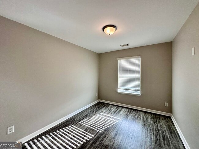 Building Photo - 306 Ashigan St