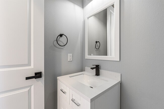 Building Photo - 8475 Berry Brush Ln