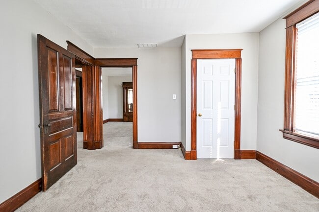 Building Photo - 5107 Hunter Ave