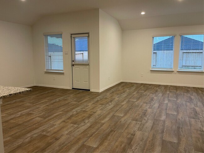 Building Photo - 7423 Audubon Russet Dr