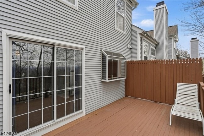 Building Photo - 5 Ajax Ct