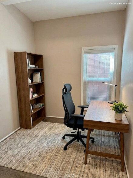 Building Photo - 1542 E Woodbury Rd