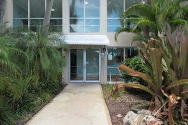 Primary Photo - 221 Columbia Dr