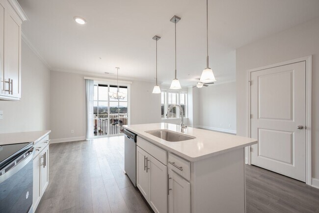 Building Photo - 2022-BUILT BURKITT COMMONS CONDO WALKABLE ...