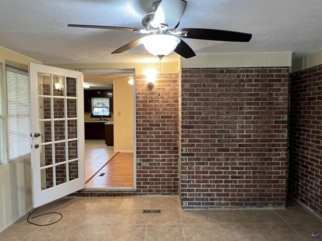 Building Photo - 3700 Dean Dr