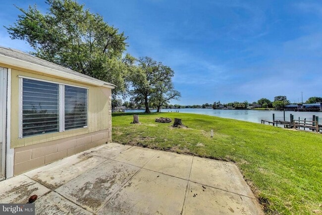 Building Photo - 8349 Bear Creek Dr