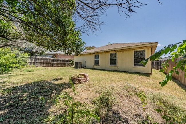 Building Photo - 8125 Rambler Rose St