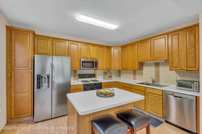 Building Photo - 548 St Andrews Pl