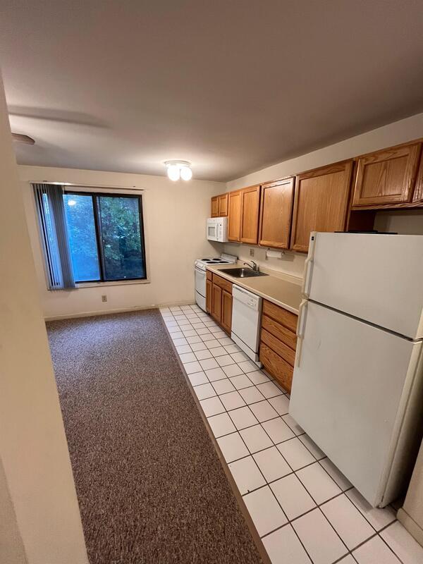 Building Photo - 134 E Johnson St