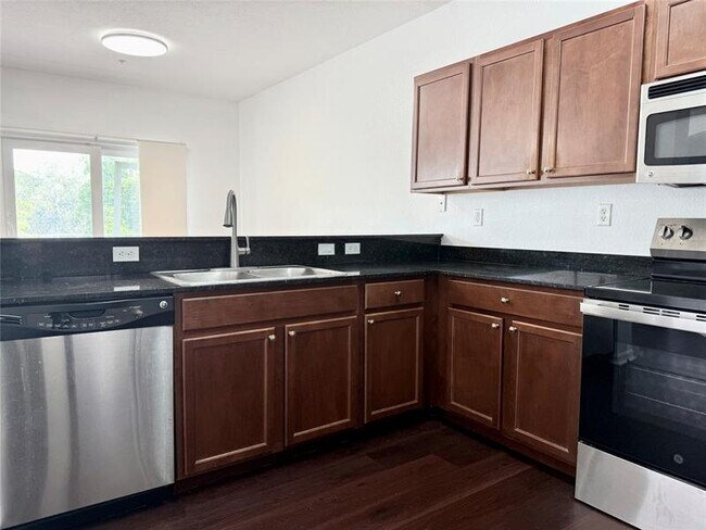 Building Photo - 10870 NW 88th Terrace