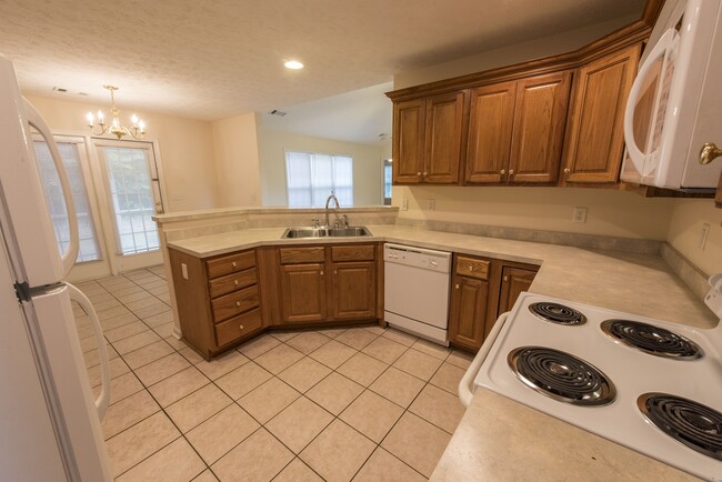 Building Photo - 894 Tulane Rd