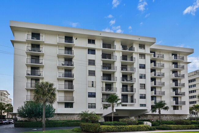 Building Photo - 145 S Ocean Ave