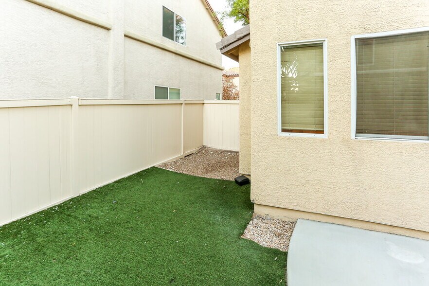 Building Photo - 8204 W Wildwood Glen Dr