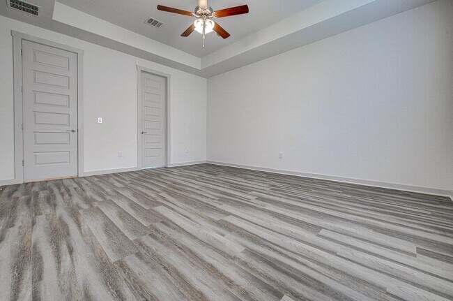 Building Photo - 221 Indian Shoal Dr