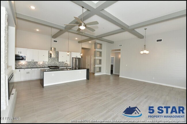 Building Photo - 12341 Desert Vista Ave