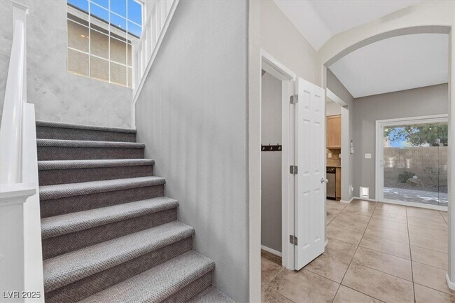 Building Photo - 10647 Bandera Mountain Ln