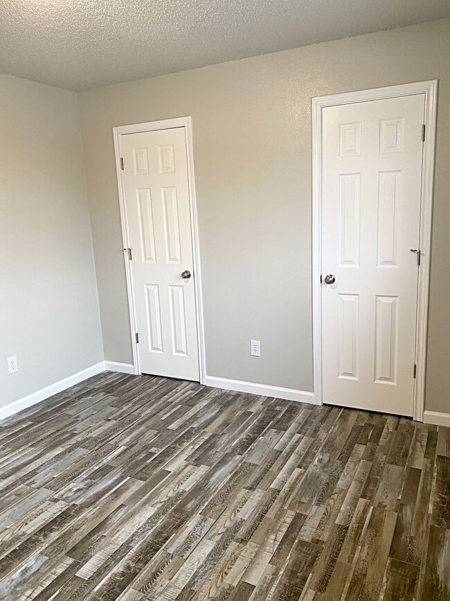 Building Photo - 5941 B Bedford Dr., Beaumont, TX 77708