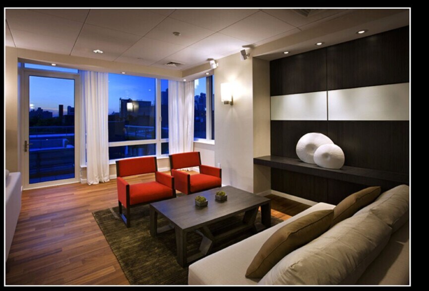 Building Photo - 247 W 46th St
