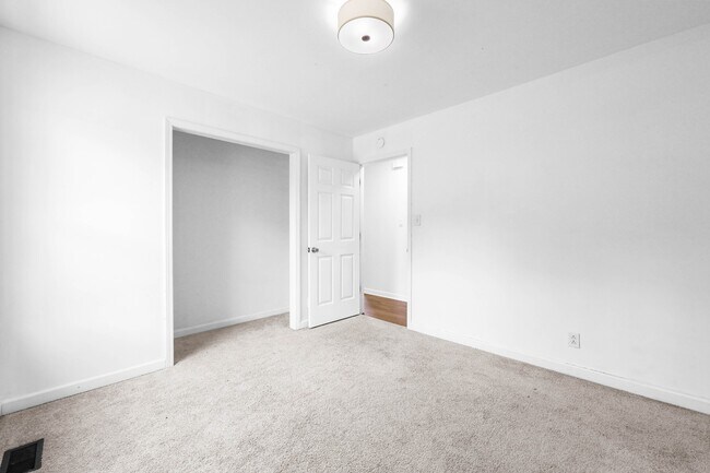 Building Photo - 741 Princeton Cir