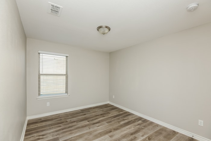 Building Photo - 8748 Maple Ridge Trail