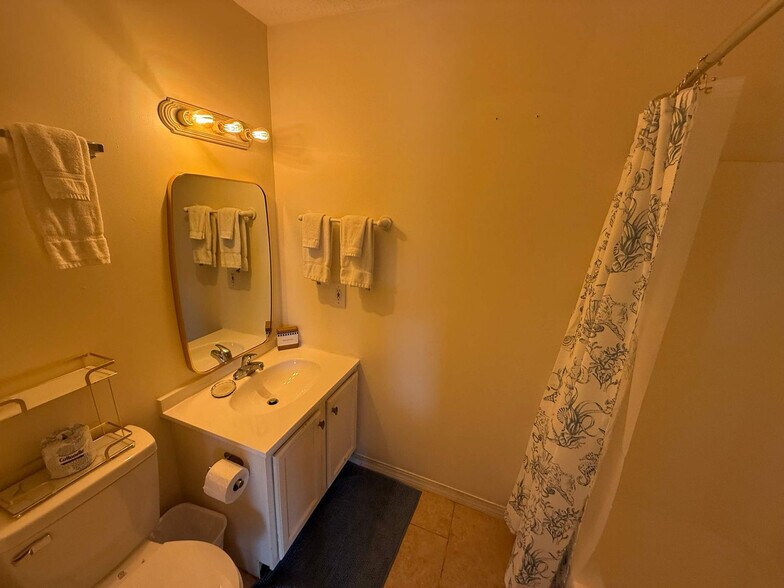 Building Photo - 120 Ocean Hibiscus Dr