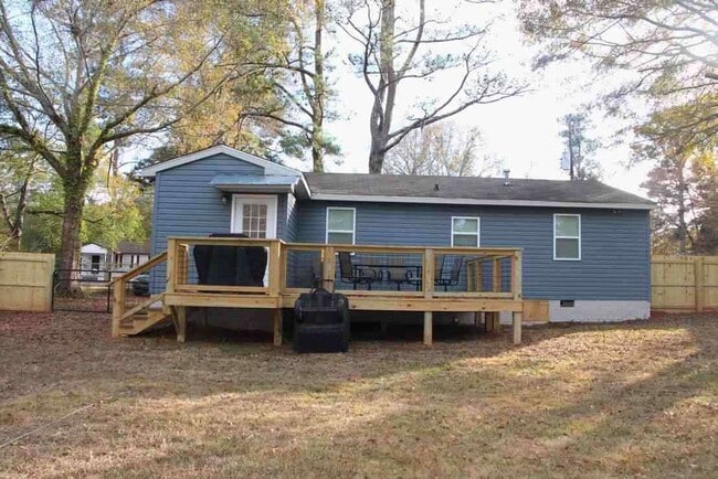 Building Photo - 1533 Emily Ave