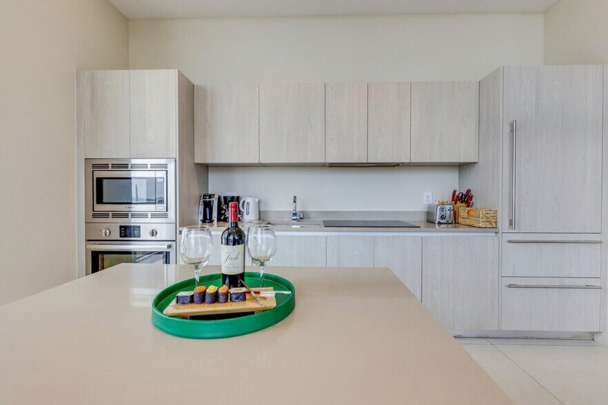 Building Photo - 4111 S Ocean Dr