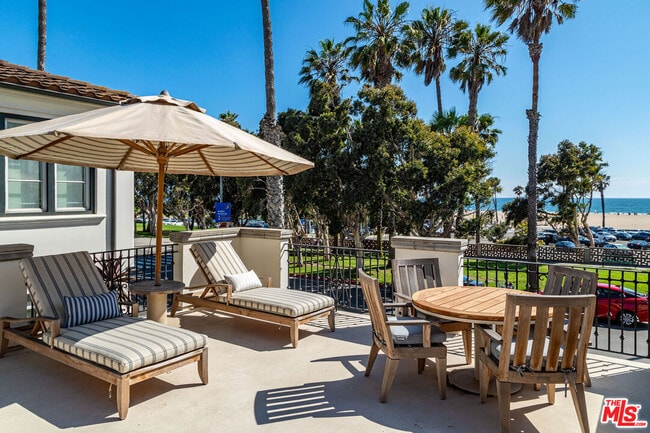 Building Photo - 127 Hollister Ave