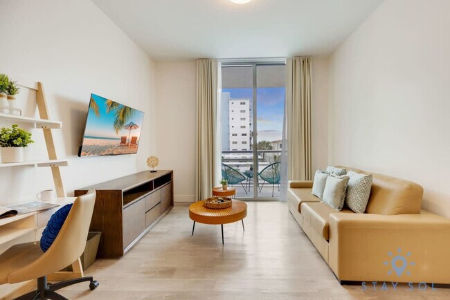 Building Photo - 777 N Ocean Dr