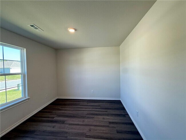 Building Photo - 1317 Chavis St