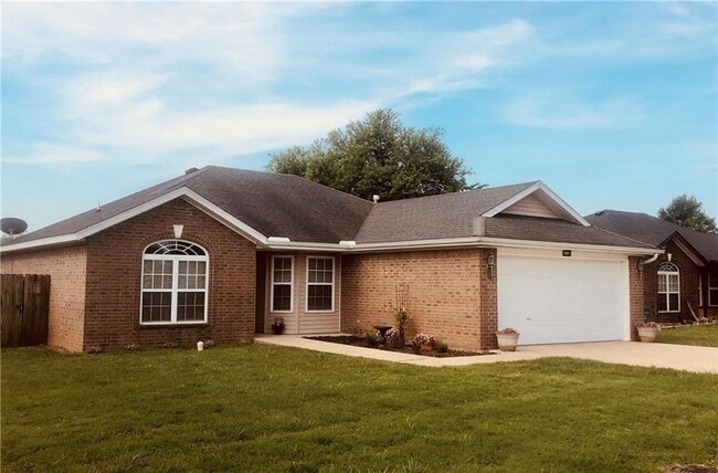 Primary Photo - 891 Sunflower St